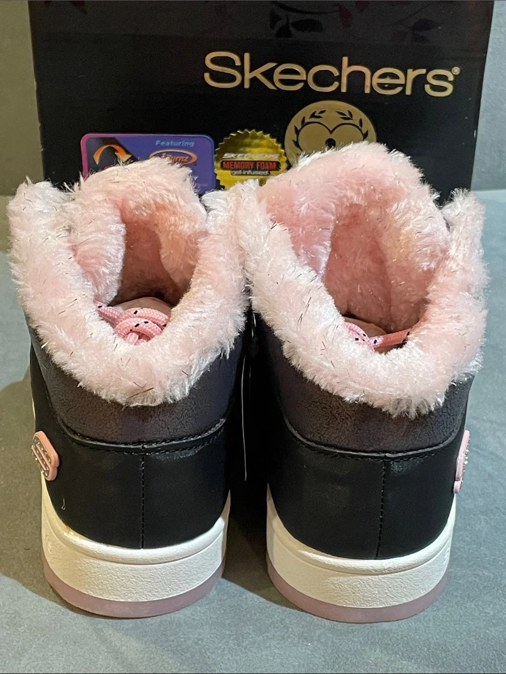 NEW Skechers Girls 11 Black Pink Suede Lace Up Boots Faux Fur Lined